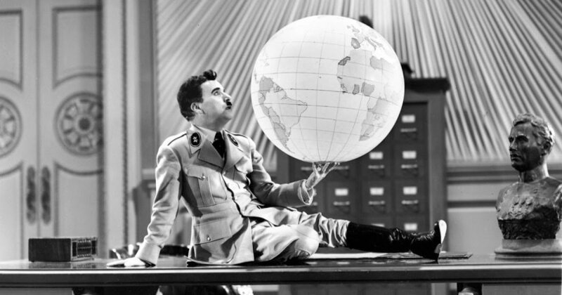 Чарли Чаплин в роли Аденоида Хинкеля, 1940 год, США