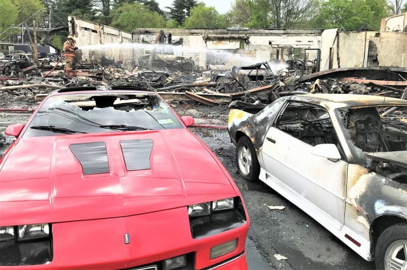 Пожар на съемочной площадке: десятки Chevrolet сгорели в огне