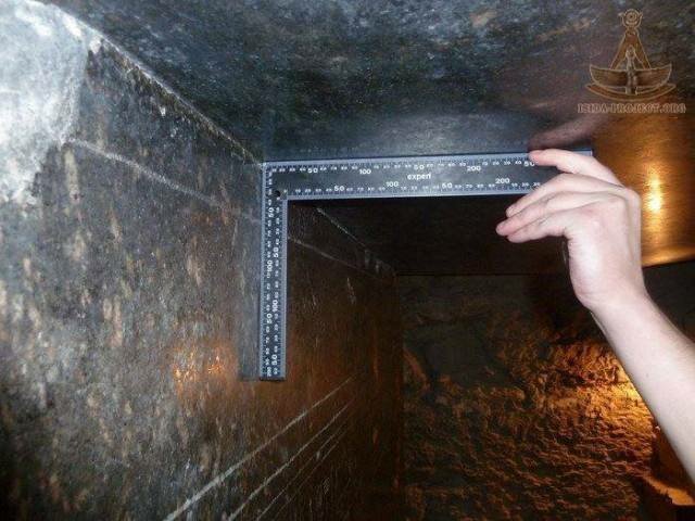 Загадочные саркофаги в подземном храме Гизы