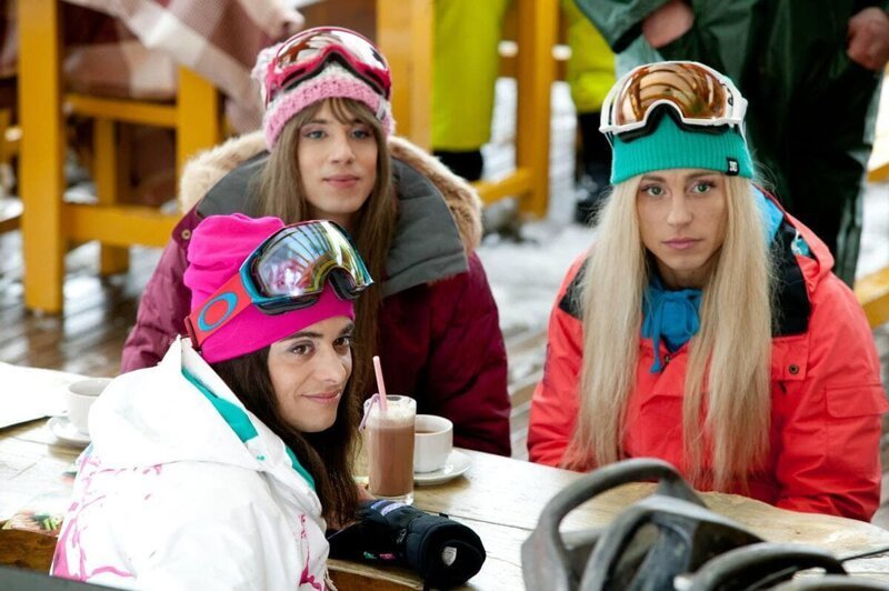 2. В спорте только девушки (2014)