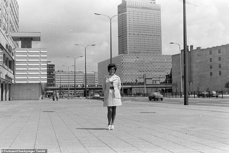 2. Слева - в центре Восточного Берлина, 1974 г. Справа - то же место в наши дни