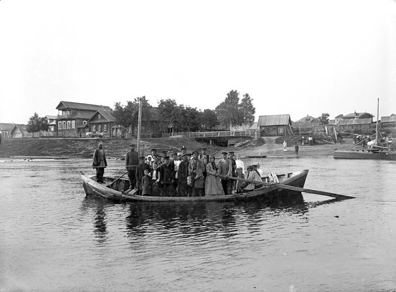 Паром у села Селижарова, 1903 год, Тверская губерния.