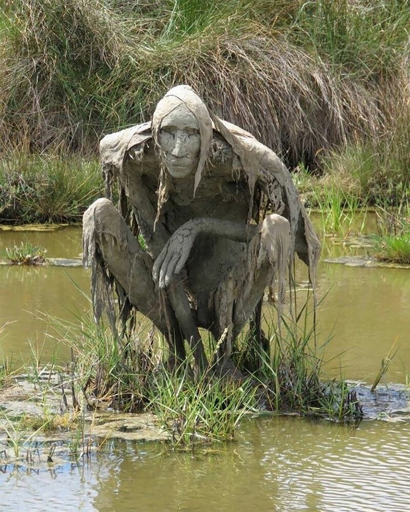 Скульптор из Бретани вызывает болотных духов