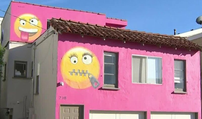 5. Дома в Лос-Анджелесе: "Жителей ЛА взбесил дом местной жительницы с нарисованными смайликами"