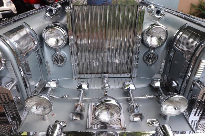 Сумасшедший тюнинг Rolls-Royce Silver Wraith 1954 из Канады