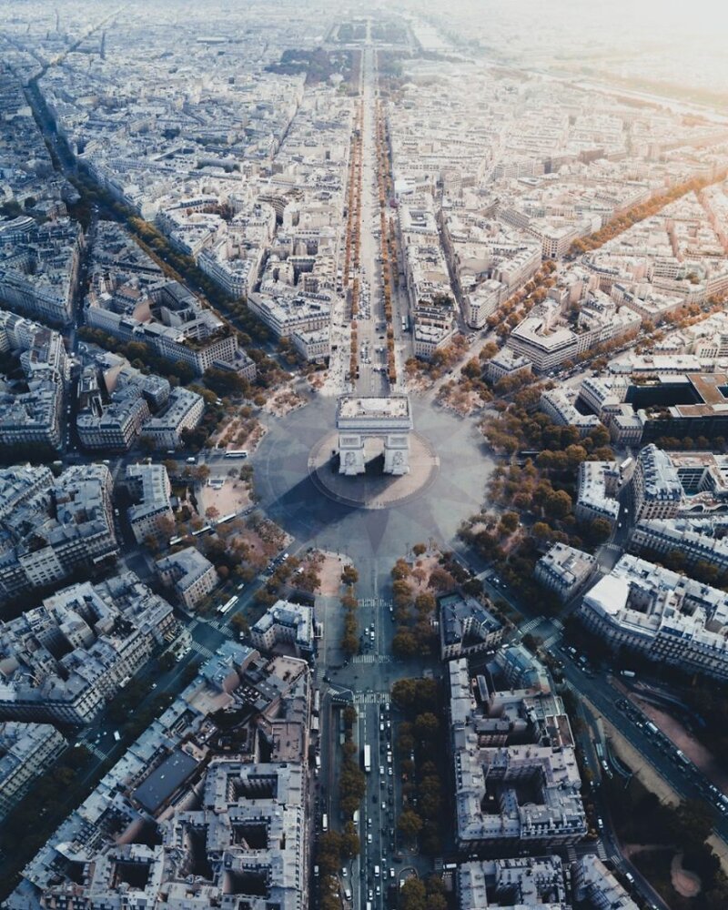 Площадь Звезды в Париже