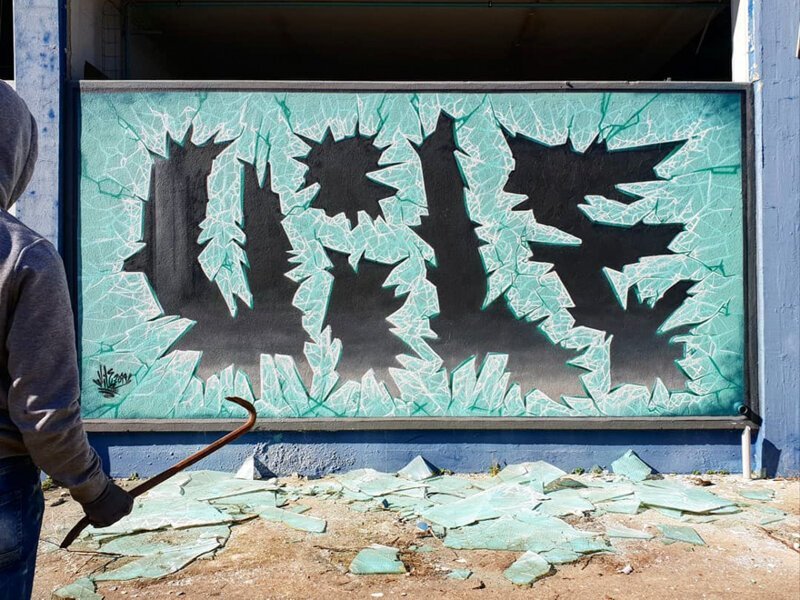 Оптические иллюзии этого граффити-художника делают стены прозрачными