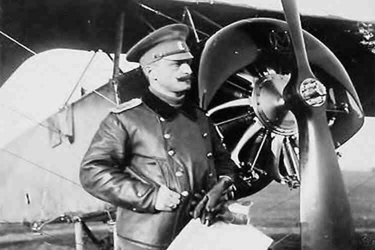8 сентября 1914 года совершив первый в истории воздушный таран, погиб Петр Николаевич Нестеров