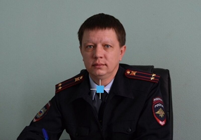 Уральский чиновник сбил на светофоре женщину, а затем ударил инспектора