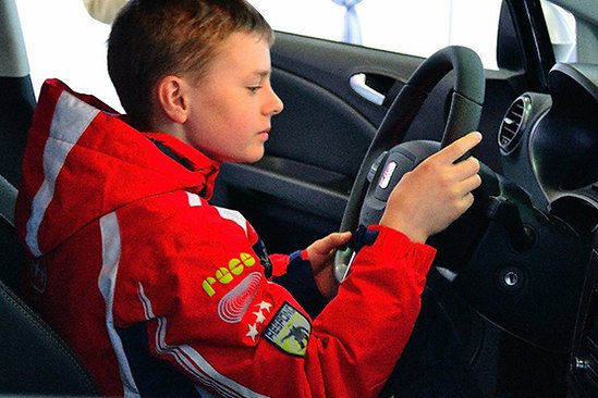 МВД хочет разрешить несовершеннолетним водить автомобиль