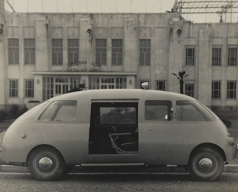 Surlesmobile 1945 года - автомобиль с кузовом в форме картофелины и инновационными дверьми