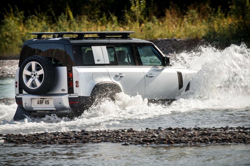 Land Rover Defender 2020 - совершенно новая икона бездорожья