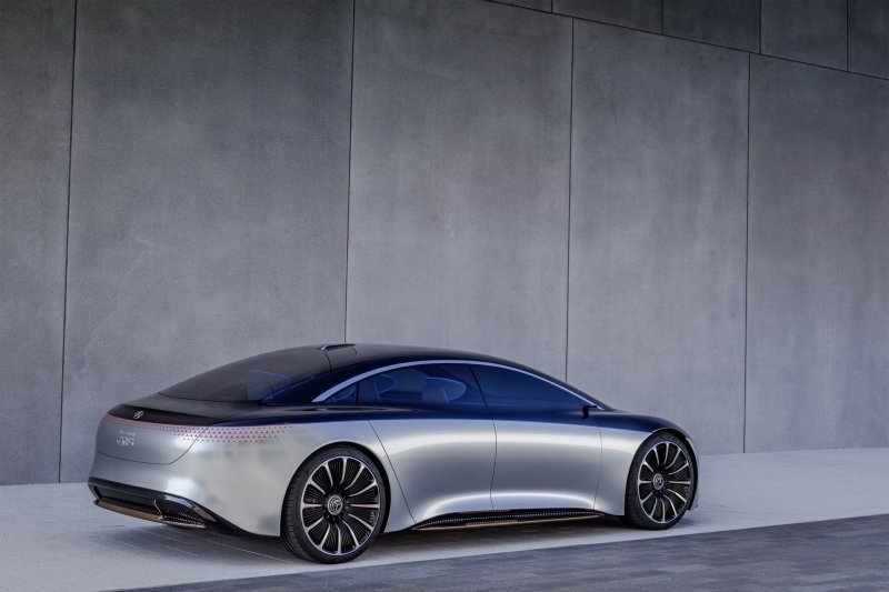 Mercedes-Benz Vision EQS: полностью электрический S-класс из будущего