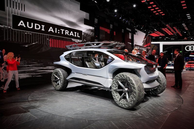 Audi AI:Trail - электрический внедорожник будущего с дронами вместо фар