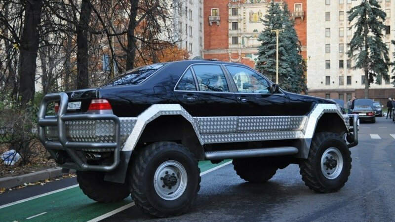 В России выставили на продажу гибрид «Мерседеса» и ГАЗ-66