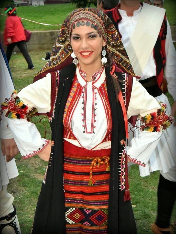 Национальный костюм болгарии женский