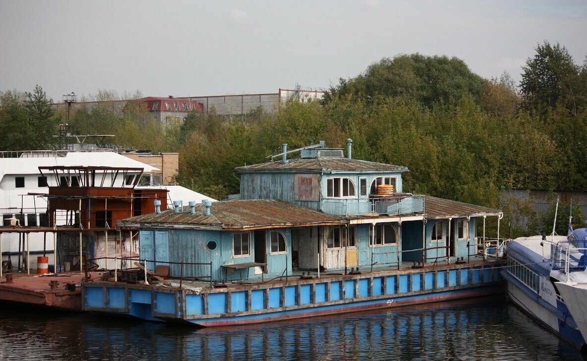 Дебаркадер новосибирск. Баржа дебаркадер. Дебаркадер Уфа Затон. Дебаркадер проект 282б. Дебаркадер однодечный.