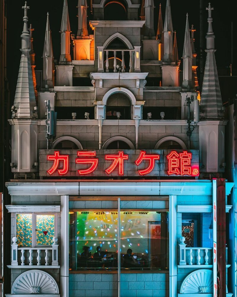 "Потерянный в иероглифах": прогулка по колоритным улицам Токио