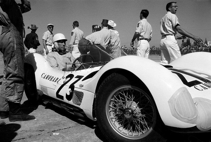 12 часов Себринга 1961 год не принесли Моссу и его Maserati успеха – обидный сход уже на третьем часу гонки