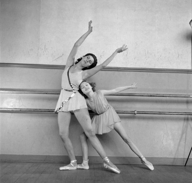 12-летняя Брижит Бардо в балетном классе Марселя Бурга