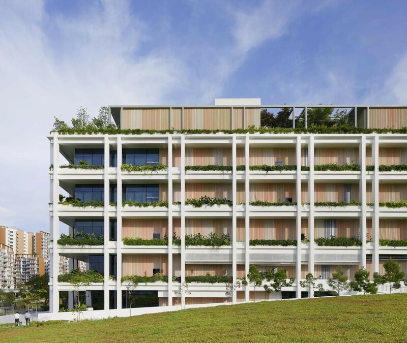Общественный центр и поликлиника Oasis Terraces в Сингапуре