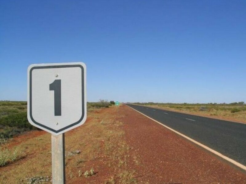 Австралия - страна, в которой находится самое протяженное в мире национальное шоссе.