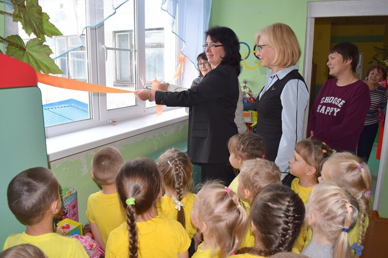 Чиновник и красная ленточка