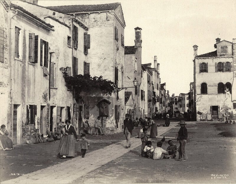 Уличная сцена, 1870 год.