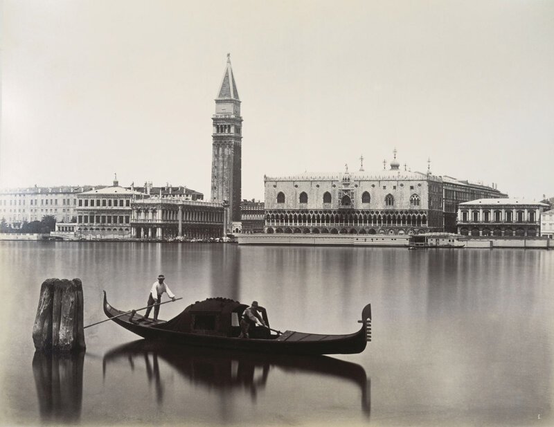 Вид на Библиотеку Марчиана, Кампанилу собора Святого Марка и Дворец Дожей с острова Сан-Джорджо Маджоре. 1875 год.