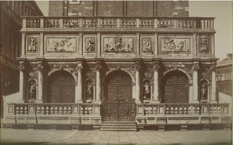 Крыльцо Кампанилы собора Святого Марка, 1875 год.