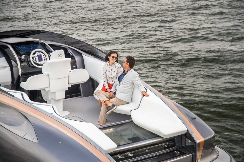 Компания Lexus создала свою первую яхту класса люкс