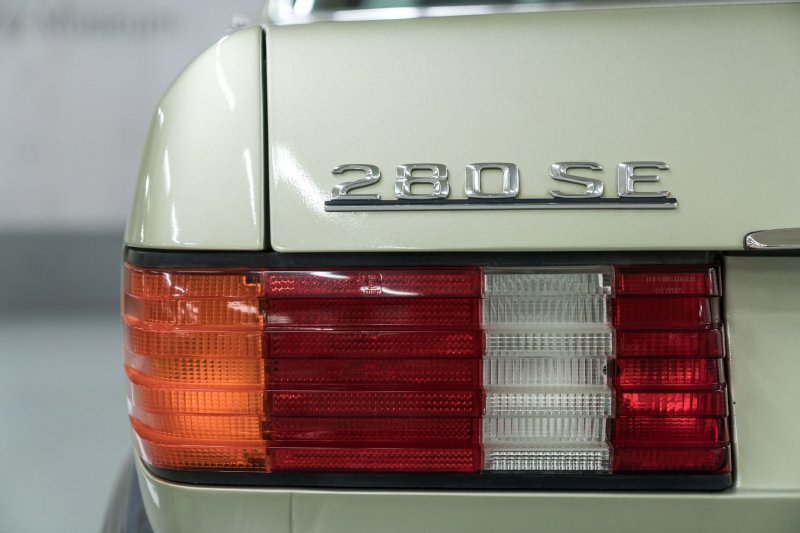 Музей продает 37-летний Mercedes-Benz S-Class с заводской гарантией