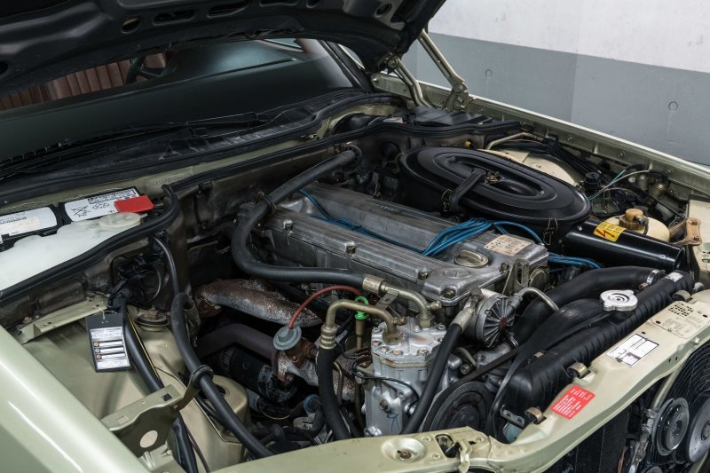 Музей продает 37-летний Mercedes-Benz S-Class с заводской гарантией