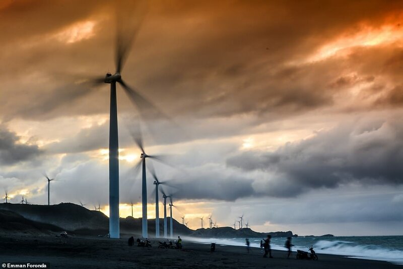 "Ветровая электростанция на Филиппинах", Эмман Форонда