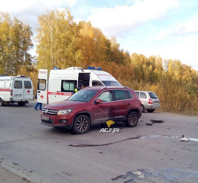 Авария дня. В Новосибирске столкнулись пять автомобилей: пострадала семья