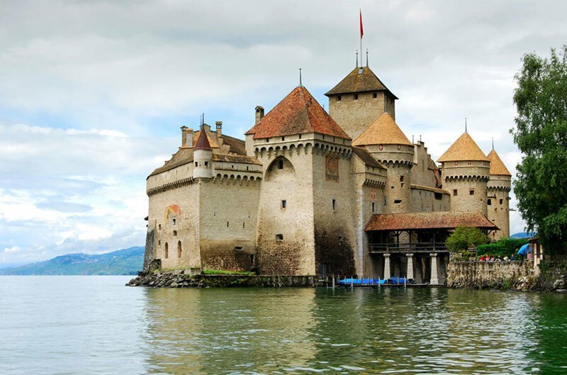 Шильонский замок, Женевское озеро, Швейцария.