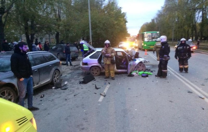 Авария дня.  Столкновение трех автомобилей  в Екатеринбурге