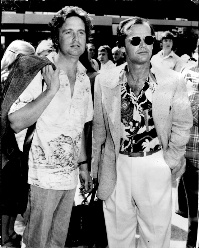 Джек Николсон и Майкл Дуглас прибывают в Сидней для продвижения фильма "Пролетая над гнездом кукушки", январь 1976 г.