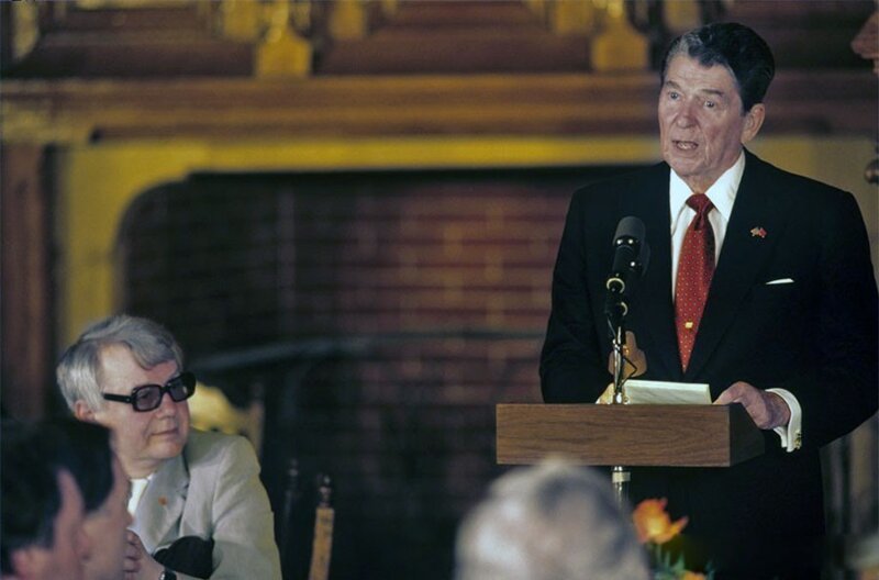 Олег Табаков на встрече деятелей культуры и искусства в Центральном доме литераторов с президентом США Рональдом Рейганом. 31 мая 1988 года. 