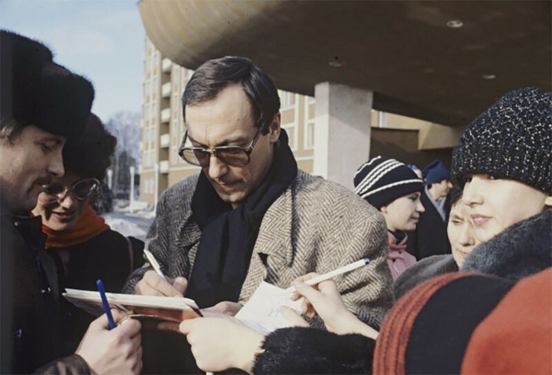 Олег Янковский на первом Всесоюзном кинофестивале актеров советского кино. 01 февраля 1989 года. 