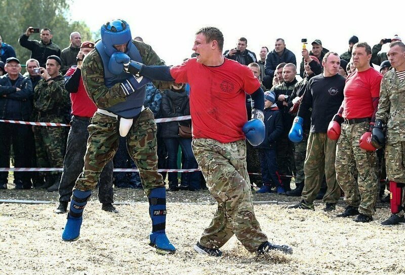 Кровью и потом: бойцы ФСИН сдают экзамен на краповые береты