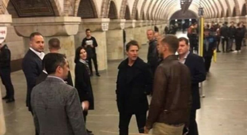 Том Круз приехал в Киев, пообщался с Зеленским и побывал в метро