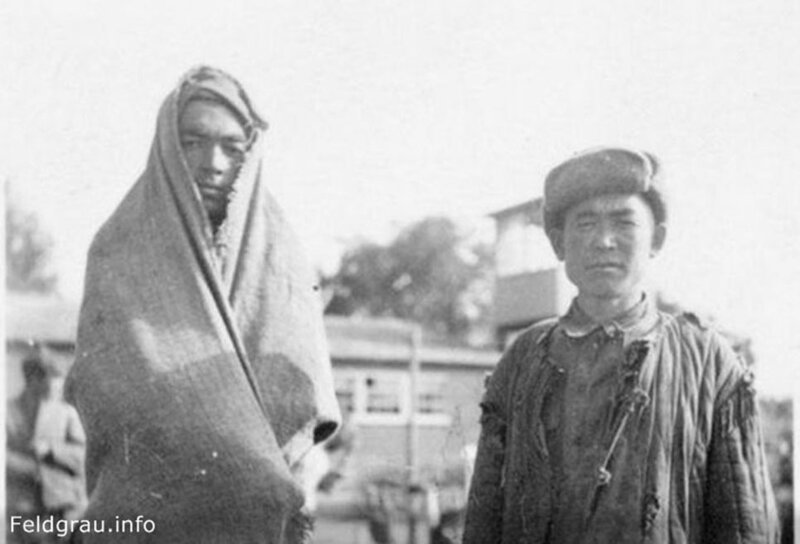 27 сентября 1941 года в немецкий концлагерь Амерсфорт, расположенный в Нидерландах, была доставлена сотня узбеков-красноармейцев, взятых в плен под Смоленском. 