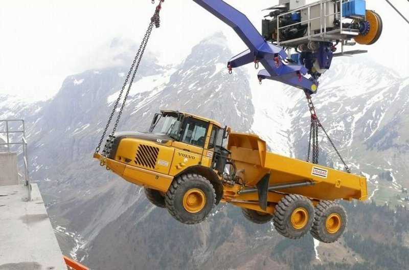 Как тяжелую строительную технику доставляют на высокогорье