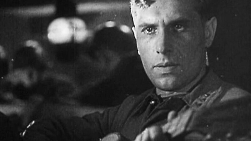 6 октября 1943 года на экраны СССР вышел фильм режиссера Леонида Лукова «Два бойца»