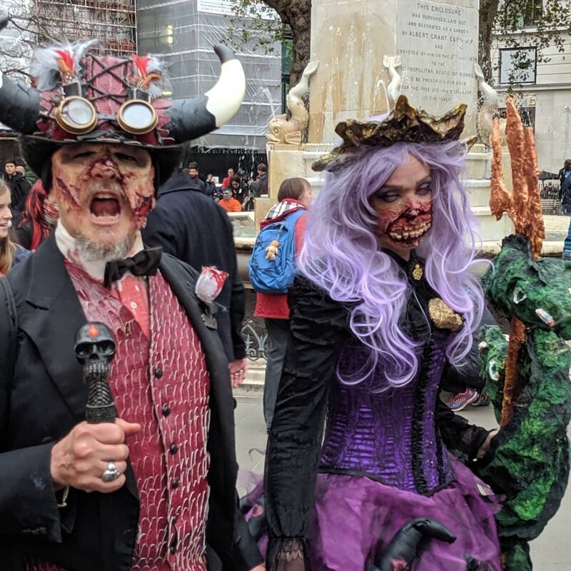 Всемирный день зомби: улицы Лондона заполонила "нежить"