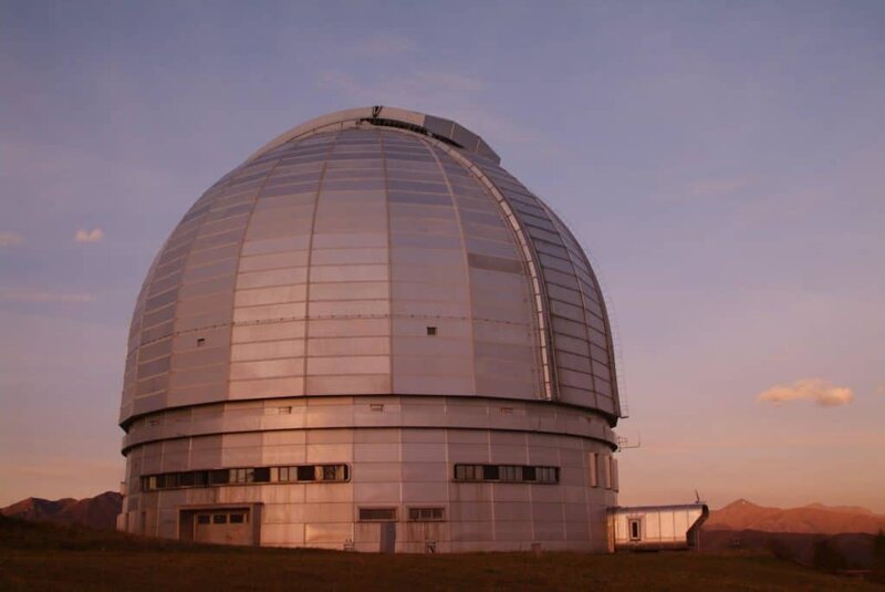 В российской обсерватории установили новое зеркало за 250 миллионов, а потом вернули старое