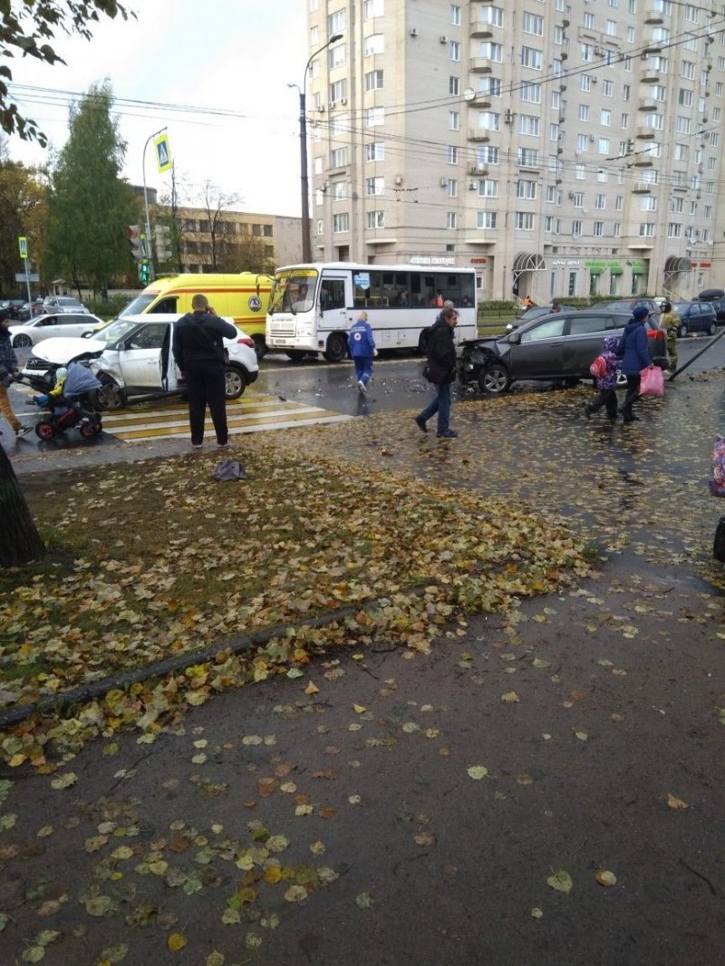 Авария дня. Эпилептик устроил массовое ДТП в Петербурге