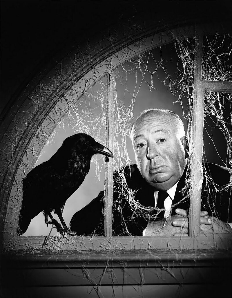 Альфред Хичкок во время съемок своего фильма “Птицы”, Голливуд, США, 1962.