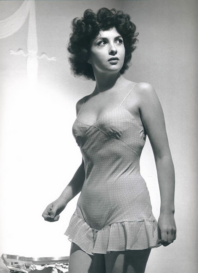 Итальянская актриса Джина Лоллобриджида, 1951